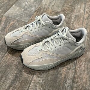 Men’s YEEZY BOOST 700 - SALT